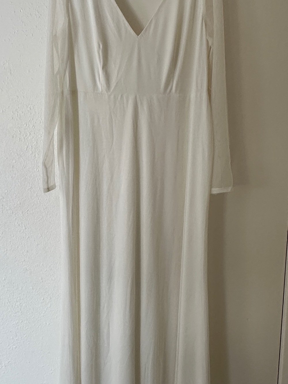 Lulu's White  Long Sleeve V-Neck Maxi Dress